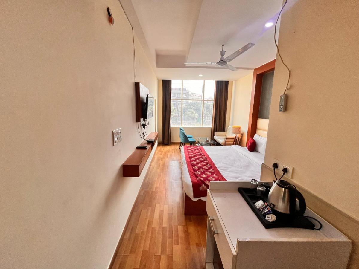 Oyster Pearl I Near Medanta Hospital I Sec-39 I Gurgaon Hotel Kültér fotó