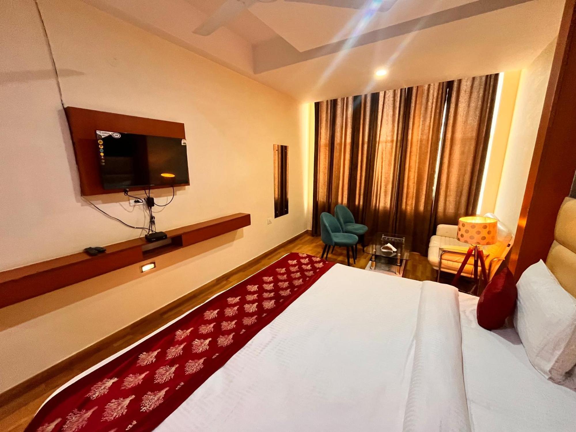 Oyster Pearl I Near Medanta Hospital I Sec-39 I Gurgaon Hotel Kültér fotó